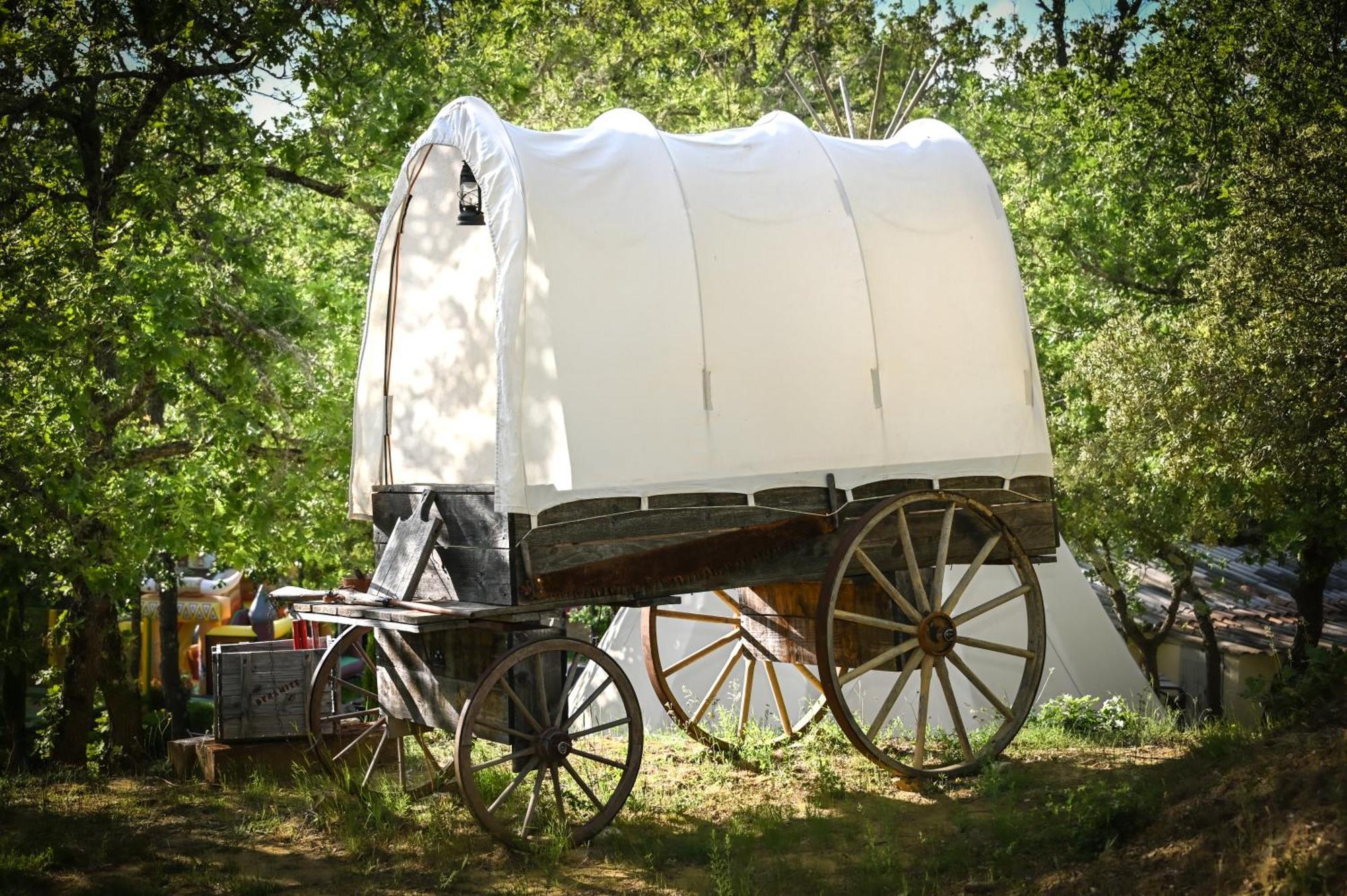 Camping Le Colorado Rustrel Exterior photo